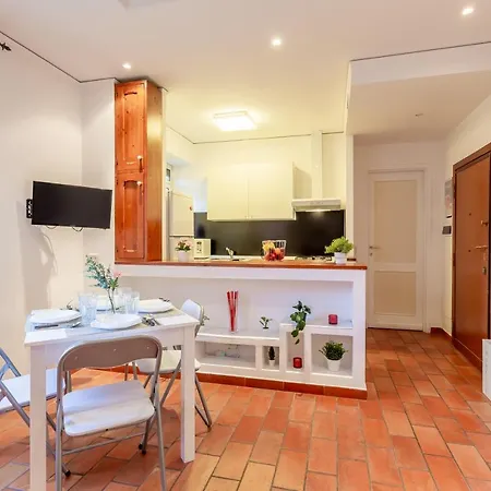 Milvio Bridge - Olympic Stadium, Farnesina, A-c Апартаменты *