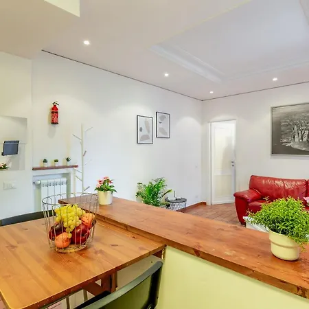 Milvio Bridge - Olympic Stadium, Farnesina, A-c Апартаменты *