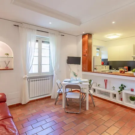 Milvio Bridge - Olympic Stadium, Farnesina, A-c Апартаменты